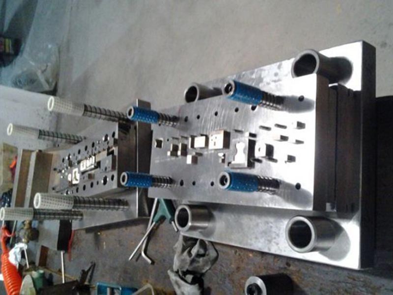 莲花模具制造-12